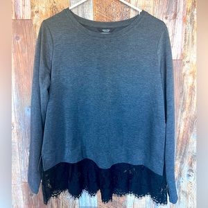 SIMPLY VERA VERA WANG Grey Lace Hem Sweater. Large.